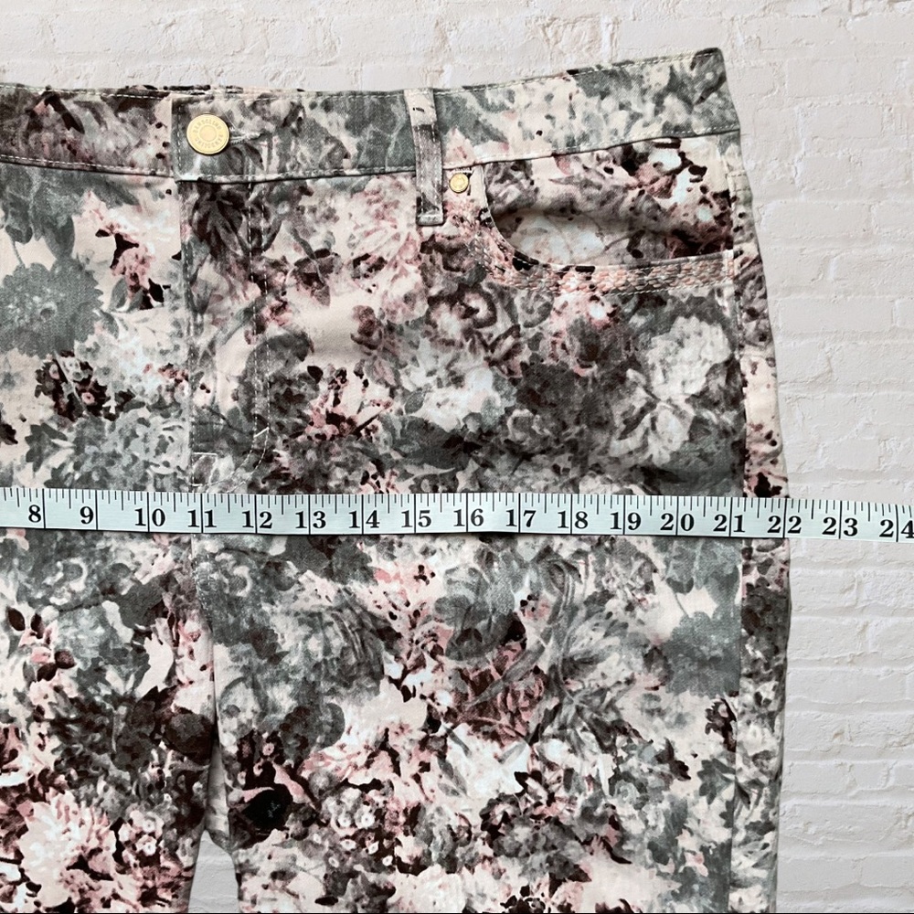 🌸Bandolino Karyn Capris Boyfriend Style Floral Crop Pants - Picture 11 of 15